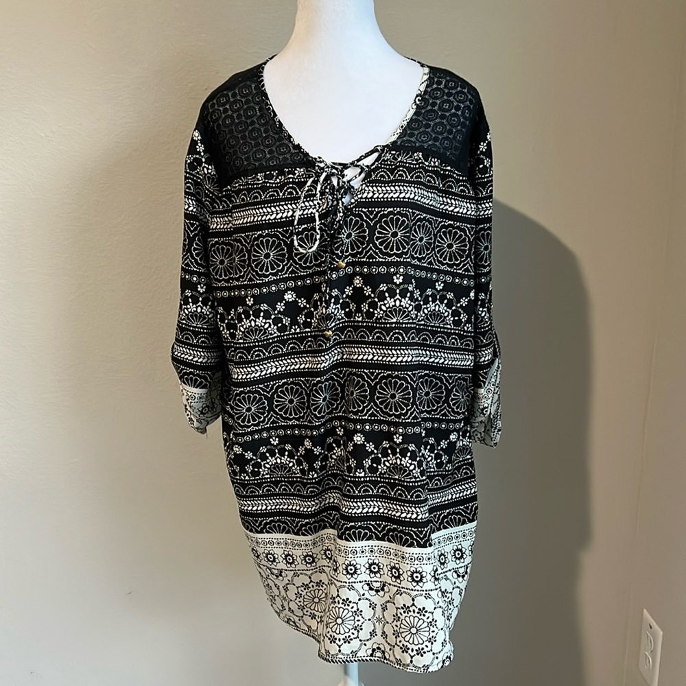 Mileage women’s black&white longsleeve blouse